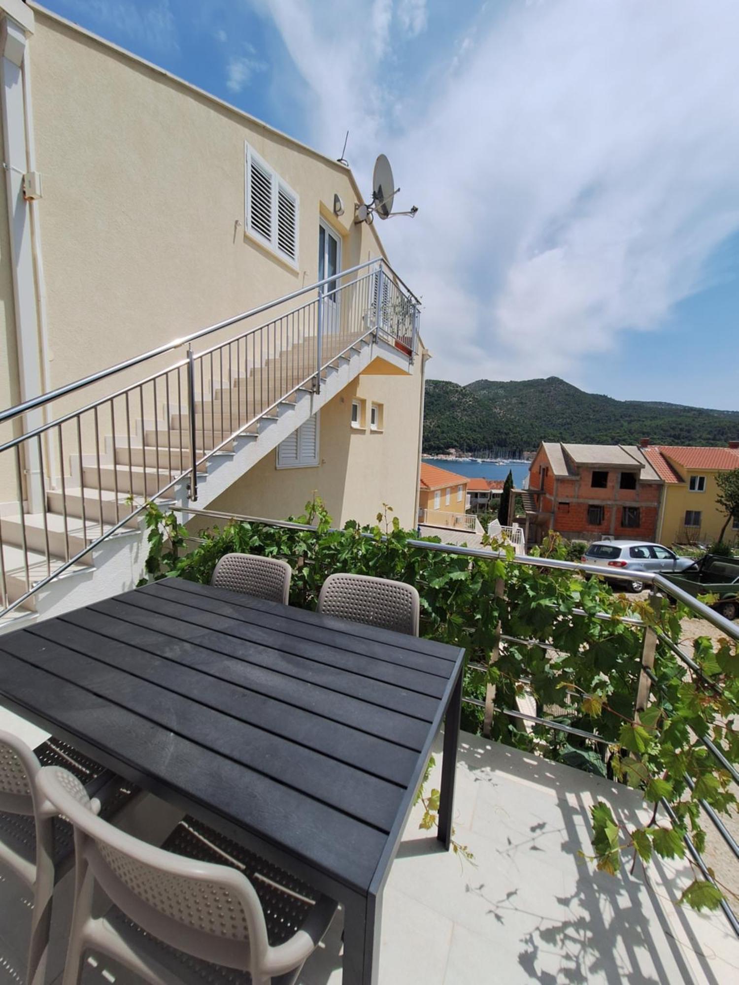 Apartments Sisevic - Comfort Apartments With Balconies And Sea View สลาโน ภายนอก รูปภาพ