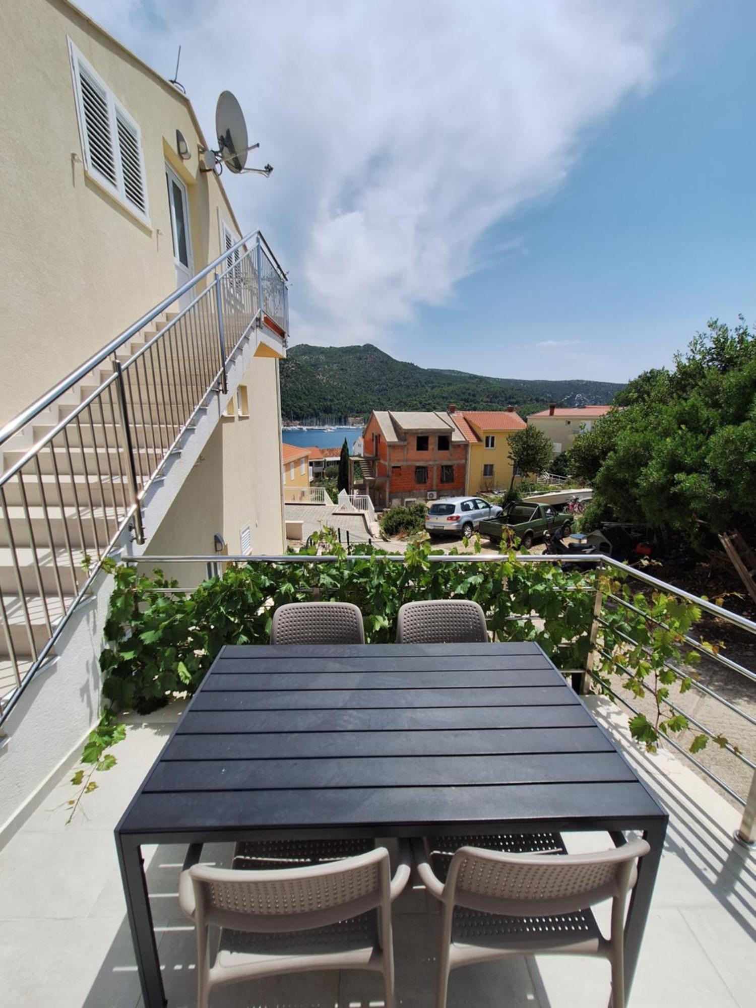 Apartments Sisevic - Comfort Apartments With Balconies And Sea View สลาโน ภายนอก รูปภาพ