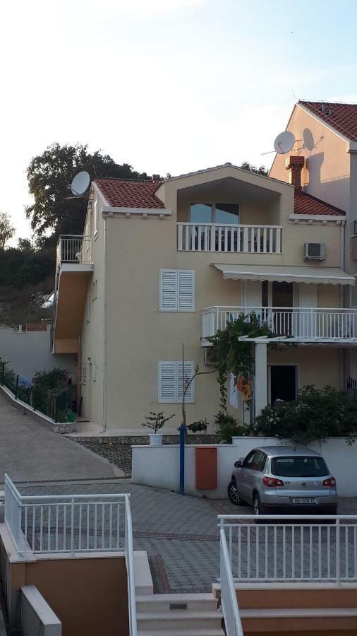 Apartments Sisevic - Comfort Apartments With Balconies And Sea View สลาโน ภายนอก รูปภาพ